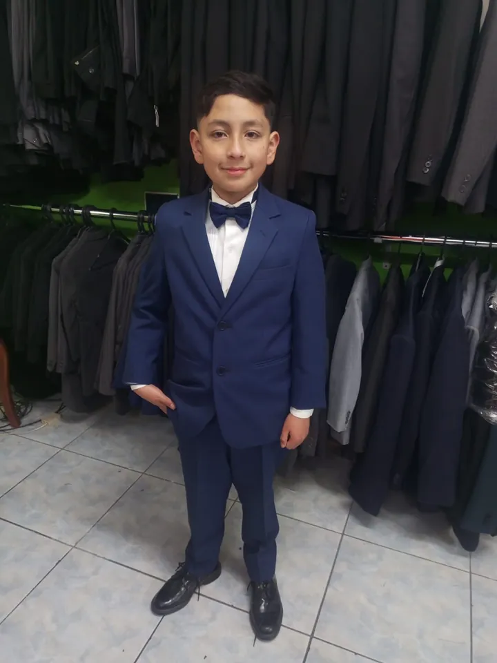 Traje azul para nino con corbatin