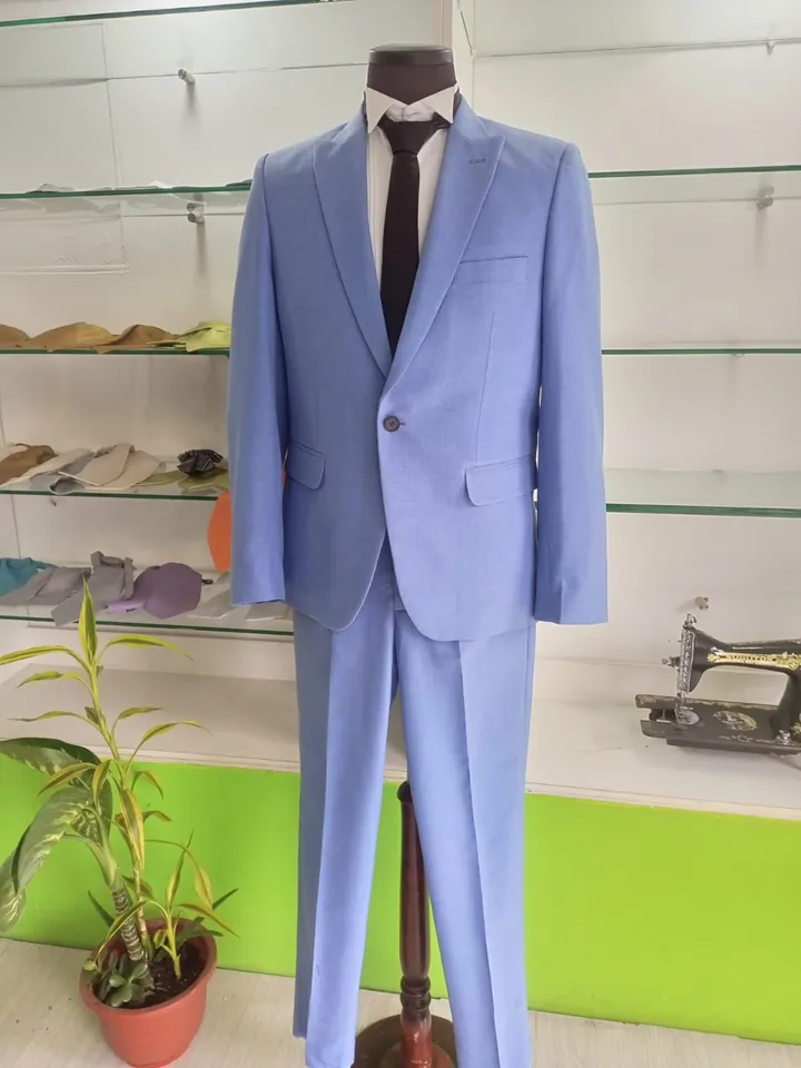 Traje celeste de dos piezas