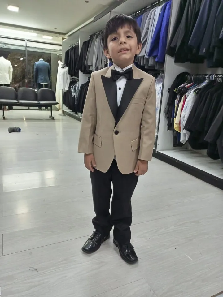 Esmoquin beige para nino