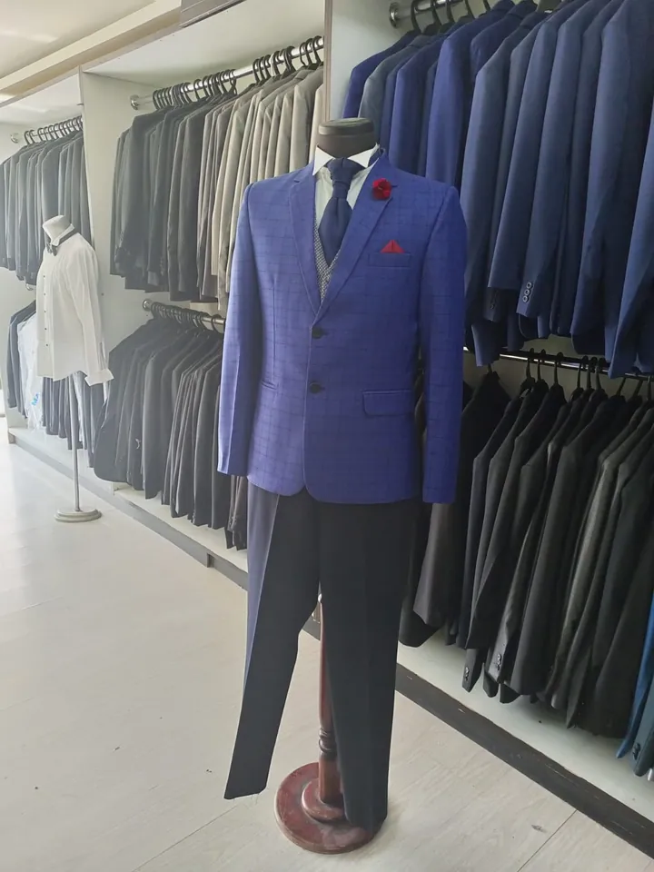 Traje azul a cuadros