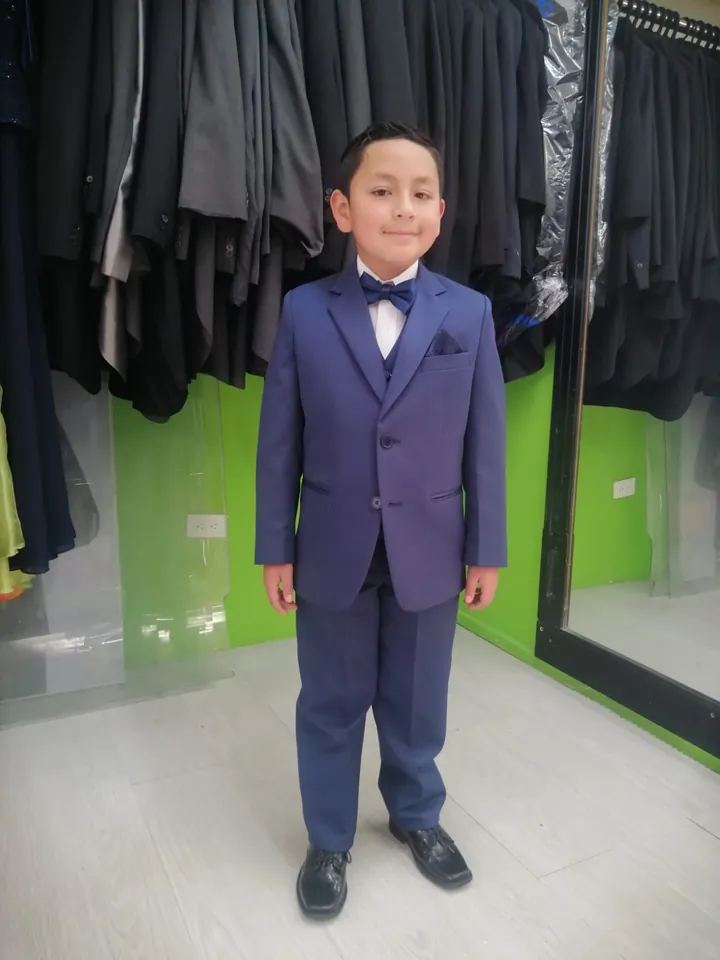 Traje azul para nino